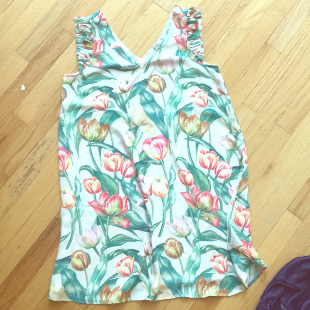 Cute mini spring/summer light dress.